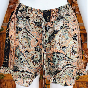 Shorts en soie pour femmes, imprimé Paisley, style bohème, taille élastique, cordon de serrage à pompons, pour l'été, la plage, décontracté, fluide, avec ourlet à volants - Product Image 1