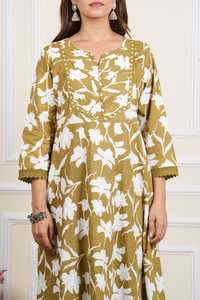 Ensemble Anarkali en coton à imprimé floral et broderies miroir, col en V, manches trois-quarts, longueur cheville, avec pantalon et dupatta, séchage rapide, idéal pour l'été et la protection solaire - Product Image 4