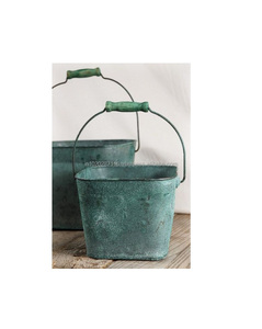 Cubo de maceta galvanizado rústico con boceto de retrete tradicional para ajustes de jardín al aire libre de estilo de granja - Product Image 1