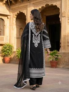 Conjunto de Kurti, pantalón y dupatta de satén de rayón, el más vendido, con forro de algodón, cómodo para fiestas, disponible a buen precio. - Product Image 2