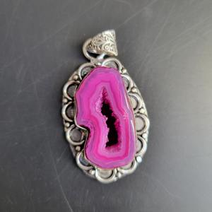 Colgantes de Ágata Druzy de Piedras Preciosas Naturales de Última Tendencia, Collar de Regalo, Colgante de Cristal Geodas de Calidad Premium, Regalo de Proveedor Mayorista - Product Image 4