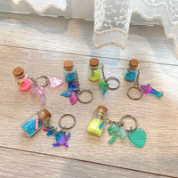 Suvenir Gantungan Kunci Lumba-lumba Berkualitas Tinggi, Kartun Hewan Lucu, Cetak UV Bentuk 3D, Botol Pasir Berwarna Tahan Lama, Bahan PS