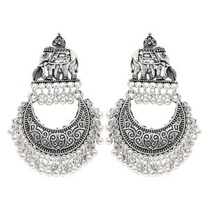 Boucles d'oreilles pendantes afghanes vintage en argent oxydé avec rubis et perle - Product Image 3
