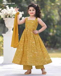Fournisseur indien de costumes Anarkali pour filles, en mousseline de qualité supérieure avec impression numérique et pantalon palazzo/pantalon long - Mode féminine - Product Image 4