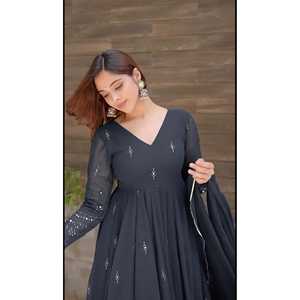 Whispering Breeze Conjunto De Traje De Mujer 107 Negro - Product Image 1