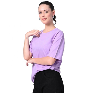 T-shirt slim fit pour femme en coton doux, sur mesure, pour un style décontracté et confortable. T-shirts pour femmes avec services OEM. - Product Image 2