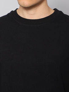 Camiseta básica de manga corta para hombre, negra, lisa, de corte holgado y extragrande, con cuello redondo. - Product Image 4