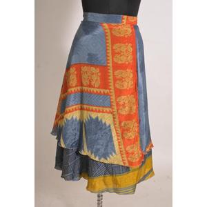Jupe portefeuille en soie faite à la main à imprimé floral d'inspiration vintage pour femme, taille mi-haute - Product Image 1