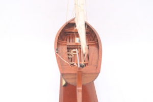 Barco de Pesca Americano de Madera Hecho a Mano por DINHY con Acabado Lacado - Product Image 4