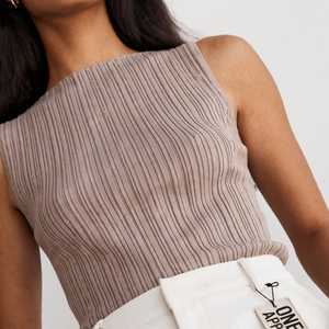 Camiseta sin mangas de punto acanalado para mujer, cuello alto, 100% algodón, estampado con relieve, ligera elasticidad, corte ajustado, informal de verano - Product Image 6