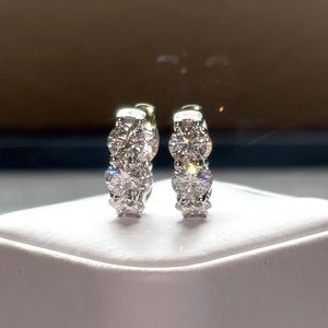 เครื่องประดับชั้นดี เงินแท้ S925 ชุบทอง 10K ต่างหูแบบห่วงประดับมอสซาไนต์ รับรองโดย IGI ดีไซน์คลาสสิกระดับไฮเอนด์ - Product Image 2