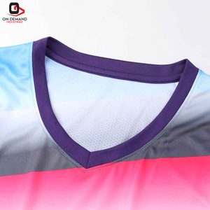 Service OEM en gros : Maillots et shorts de basketball respirants avec logo d'équipe personnalisable et qualité supérieure pour les équipes scolaires - Product Image 4