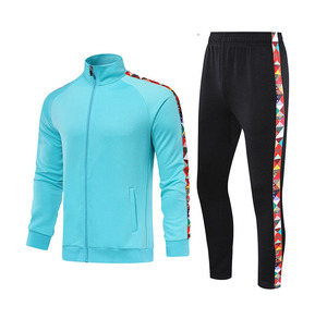 Conjunto Deportivo Premium para Hombre, Chaqueta con Cierre Completo y Pantalones Negros, Mangas Estampadas, Estilo Deportivo, para Otoño, Corte Regular, Poliéster - Product Image 3