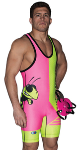 Combinaison de lutte unisexe rose et verte en polyester sublimé, coupe compressive, sans manches, avec imprimé lettres, et short en spandex - Product Image 1