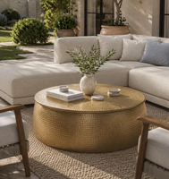 Table basse en aluminium de luxe avec un style martelé unique et une fonctionnalité optimale, adaptée aux maisons et aux espaces de bureau