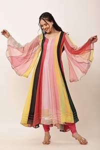 Vestido tradicional para mujer con cuello corazón, tejido multicolor, churidar con trabajo Gotta en todo el cuerpo con GGT. Dupatt - Product Image 5