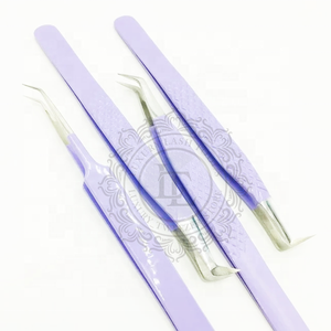 Pince à épiler à pointe argentée avec revêtement en poudre violette Pince à épiler d'extension de cils à poignée diamantée en acier inoxydable durable - Product Image 4