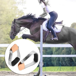 Étriers en aluminium avec dessus en cuir marron et patins en caoutchouc noir pour l'équitation - Product Image 5