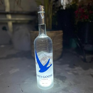 Vodka Grey Goose Premium di Alta Qualità, Distillata <span class=keywords><strong>in</strong></span> Francia, con Sapore Fresco e Puro ed <span class=keywords><strong>Elegante</strong></span> Morbidezza - Product Image 5