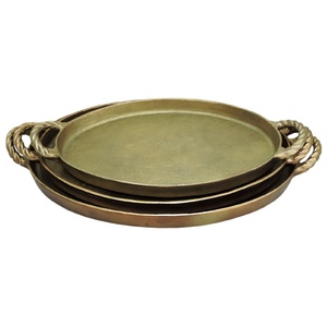 Ensemble de 3 plateaux élégants et durables en aluminium de couleur or pour restaurant, hôtel et maison - Product Image 2