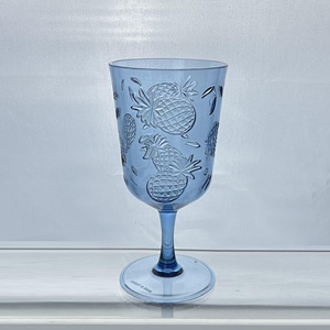 Verre à vin en plastique acrylique classique de couleur bleue à motif d'ananas pour les fêtes - Product Image 2