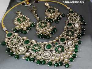 Conjunto de Collar y Pendientes de Lujo con Baño de Oro Antiguo y Aleación, Diseño Polki, Joyería Nupcial para Bodas, Fiestas y Celebraciones - Product Image 3
