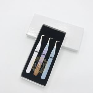 Pinzas para pestañas Mega Volumen de alta calidad, superventas, acero inoxidable sostenible, recubrimiento en polvo múltiple, mango con patrón de corazón - Product Image 1