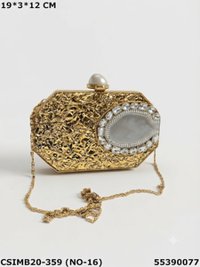 Pochette de soirée élégante en laiton faite à la main accessoire pour femme en nacre pour mariage ou soirée - Product Image 3