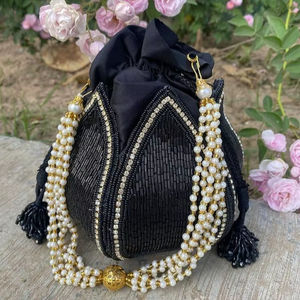 Bolso de mano tipo Potli con forma de loto, bordado con cuentas negras, asa de perlas, para mujer, para boda, con cordón, venta al por mayor - Product Image 1