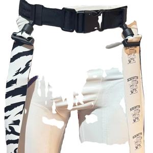 Cinturones de Flag Football Ajustables con Cierre de Velcro, Juego de Cinturones de Flag Football con 2 Banderas por Cinturón para un Juego Seguro sin Contacto - Product Image 1