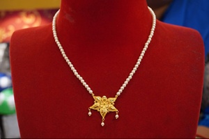 22K <b>Solid</b> Yellow <b>Gold</b> Floral Star <b>Pendant</b> Pearl Necklace for Women Fine Jewelry Handcrafted 916 Hallmarked <b>Gold</b> Ornament - Product Image 2