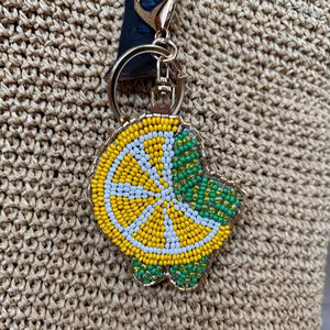 Abalorios de piña, cuentas de semillas, dijes de estrella con diseño de personaje personalizado, lindos para uso diario, estilo de nueva tendencia, regalo para niña, para manualidades con cuentas - Product Image 1