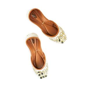 แฟลต khusa สีขาว EC8537 - Product Image 1