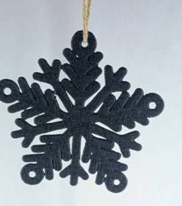 Décoration suspendue artisanale, cadeau festif, ornement en forme de cœur, œuvre d'art, pièce décorative de Noël, artisanat en métal. - Product Image 4