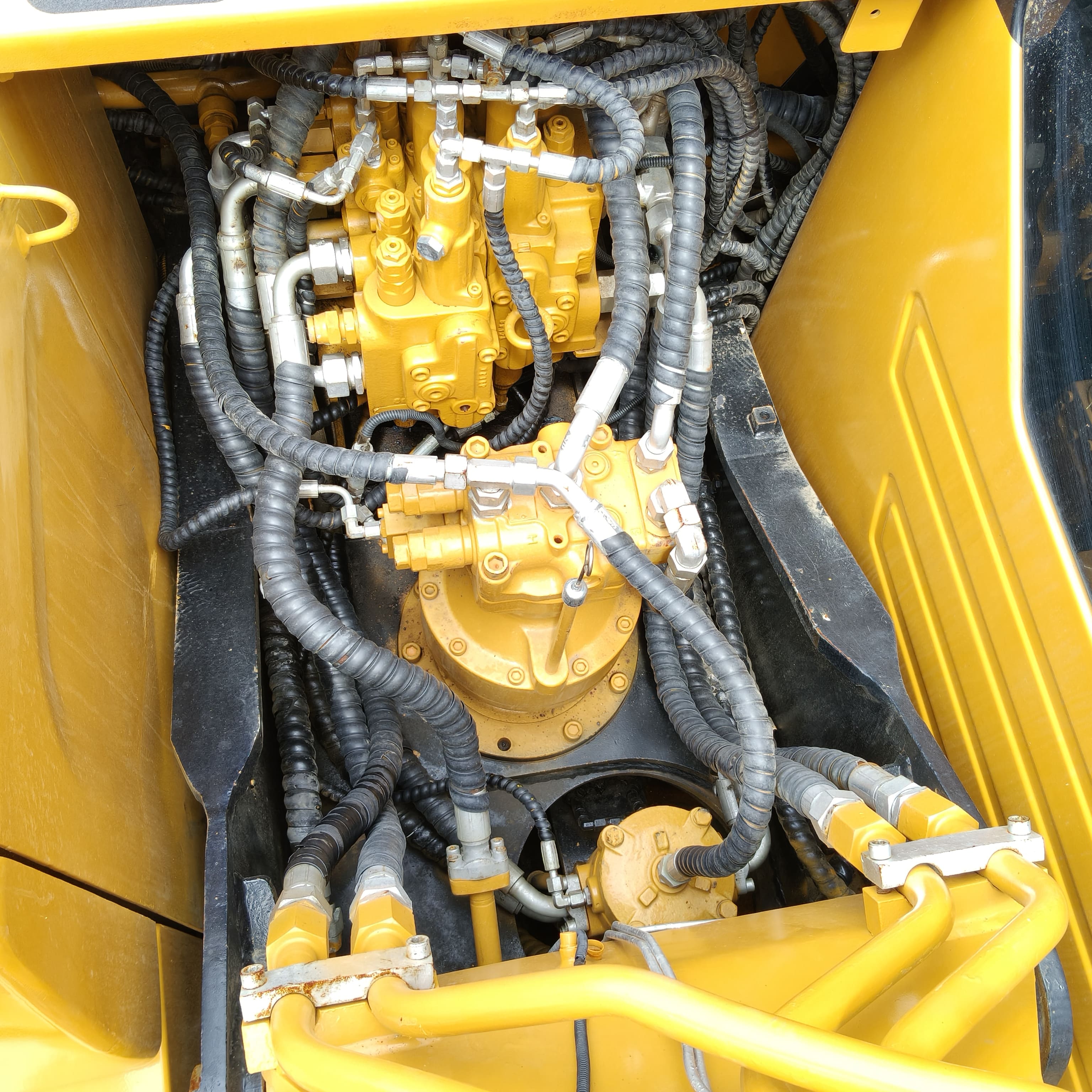Used SANY SY135C Crawler Excavator - 13.5 Ton, Isuzu Engine