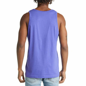 Camiseta Deportiva de Estilo Moderno para Hombre, Cuello Redondo, Secado Rápido, Tejido Transpirable de Poliéster/Algodón, Ropa de Gimnasio - Product Image 3