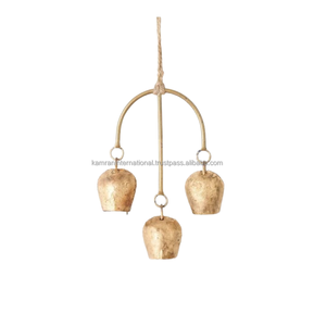 Campanas de hojalata musicales antiguas/rústicas de 3 piezas hechas a mano, artesanías de metal de hierro PET doradas, colgantes pintados a mano para el hogar ecológico - Product Image 1
