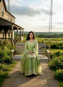 Conjunto de Traje Étnico de Seda GMY de Lujo – Top Bordado Completamente Cosido, Pantalones Palazzo y Dupatta para Recepción de Bodas y Colección Festiva - Product Image 3