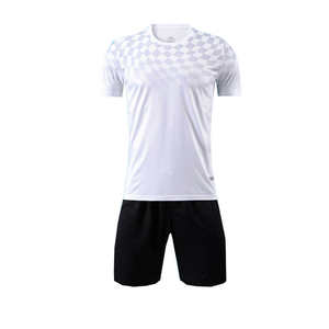 Ensemble chemises et shorts d'entraînement avec logo personnalisé pour hommes kits d'uniformes de maillot de football maillot de football à porter par sublimation pour les joueurs - Product Image 3