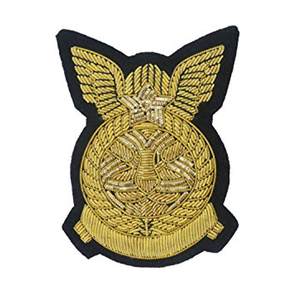 Écussons brodés faits main en fil de bullion, sur mesure, couronne royale, broderie 3D, badges de mode en tissu doré - Product Image 1