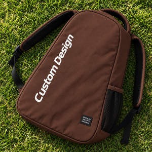 Sac à dos personnalisé pour raquette de squash avec panneau avant imprimé, bretelles rembourrées, poche latérale en mesh pour l'entraînement et le transport d'un sac de sport - Product Image 1