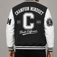 Veste varsity Champion pour homme, noire et blanche, avec patch brodé, coupe classique, style preppy, pour l'automne.