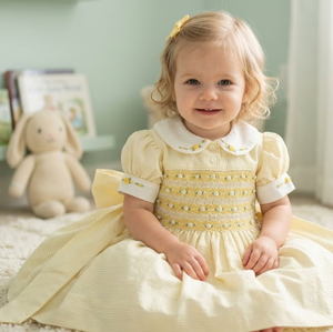 Vestido de Verano al Por Mayor para Niñas, Hasta la Rodilla, con Estampado Floral y Rayas Amarillas Geométricas, 100% Algodón, Corte en A, Ropa Infantil - Product Image 1