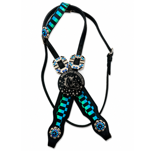 Conjunto de cabezada de una oreja y pechera de cuero negro estilo western para caballo con incrustaciones a cuadros turquesa y conchos de diamantes de imitación, equipo ecuestre - Product Image 3