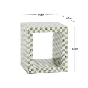 Table d'appoint Capiz du Vietnam avec un design en damier et une forme géométrique épurée avec un détail découpé - Product Image 4