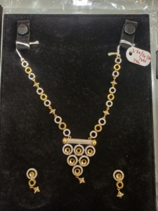 Ensemble de collier en or 14 carats avec diamants, haute brillance, pour femmes, bijoux de luxe pour mariage et fêtes, fabricant en Inde - Product Image 4