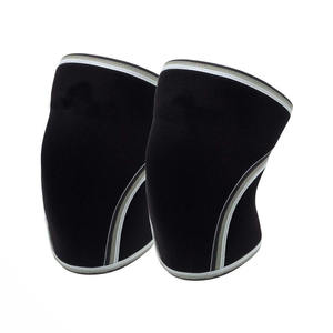 Diseñadas para rutinas de fuerza intensas, mantienen las rodillas seguras durante el entrenamiento. Rodilleras para levantamiento de pesas. - Product Image 2