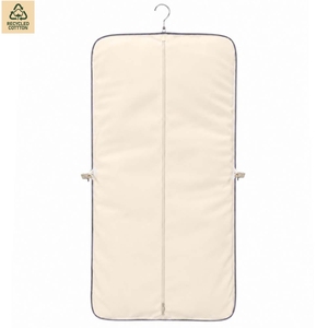 Housse de costume pliable pleine longueur en toile ND 245 GSM 65x140x10 cm avec fermeture éclair et poignée, logo personnalisé, fabricant en gros - Product Image 3