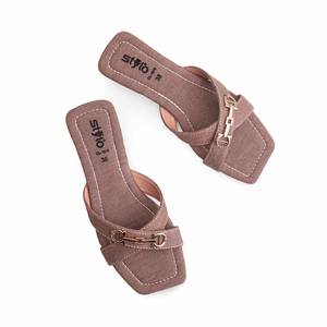 Pantoufles de sport décontractées marron CL1878 confortables et élégantes pour un usage quotidien - Product Image 1