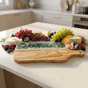 Planche de service artisanale en résine océanique et bois d'acacia, motif vague bleue, plateau à charcuterie en époxy, plateau à fromage avec poignée, petite taille - Product Image 3